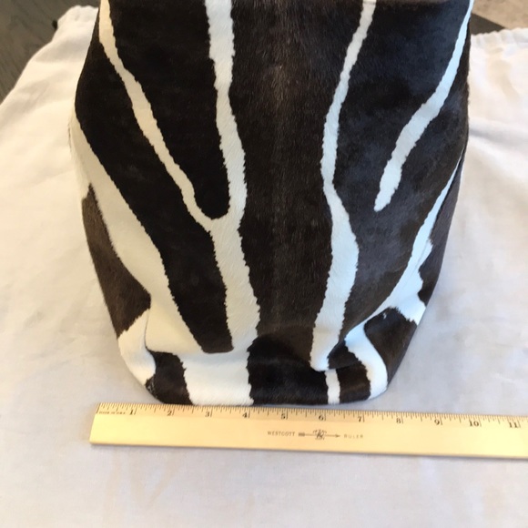 Large FENDI Zebra print 2Jours Tote - Picture 4 of 7